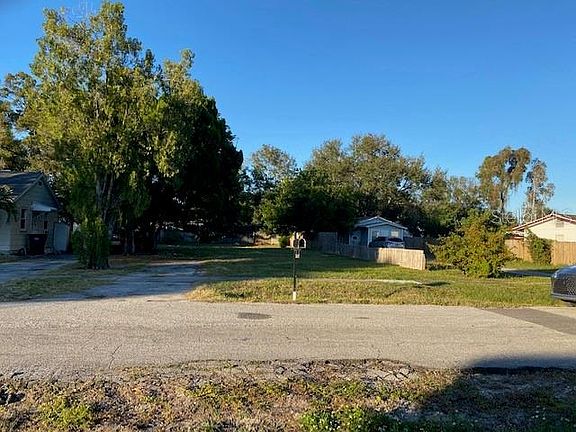 4th image of 2417 52nd Ave N