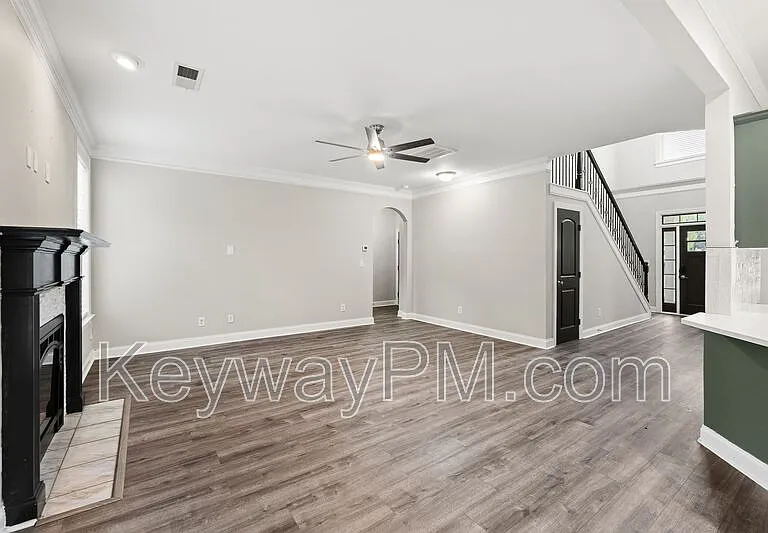 336 Amersham Way — Photo 6