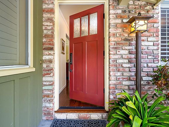 2nd image of 10 El Sereno Dr
