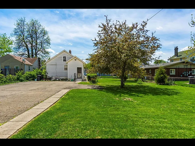 1356 E 18th Ave — Photo 4