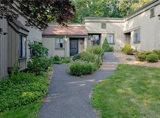 896 Heritage Vlg #B, Southbury, CT 06488