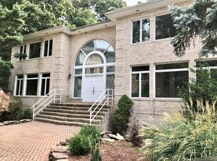 25 Coldspring Ct, Staten Island, NY 10304