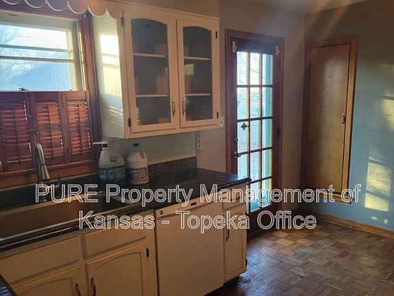 5th image of 1635 SW Burnett Rd