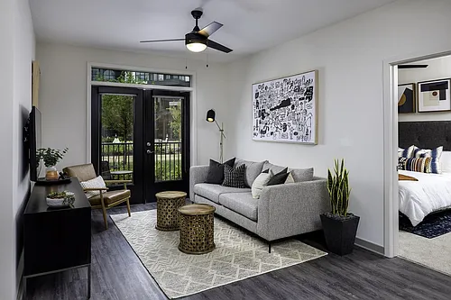 565 Hank by Windsor Photo 1