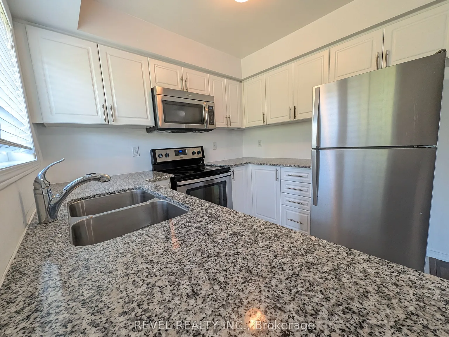 2 bed, $2,595 — Photo 4