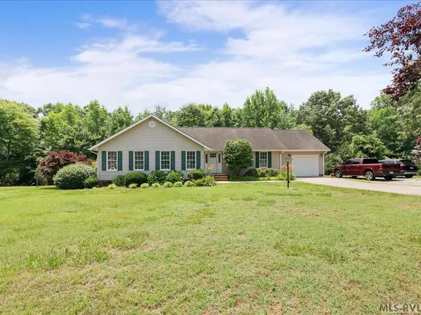 248 Alexander Dr, Bracey, VA 23919