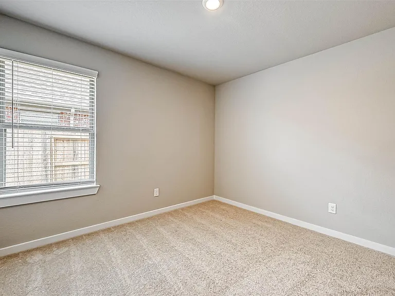2611 Westward Hill Dr — Photo 32