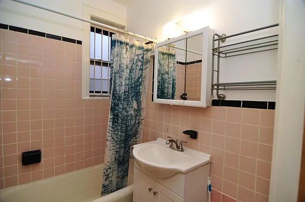 Rented by CENTURY 21 Sunny Gardens Realty, Inc. | media 16