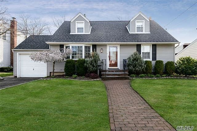 1st image of 7 Suggs Ln