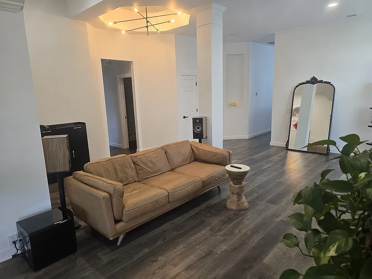 Entry sitting room