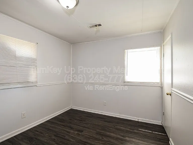 110 Paul Ave — Photo 10
