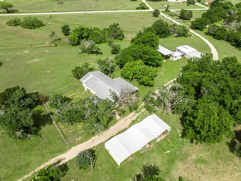 199 Apache Springs Rd — Photo 23