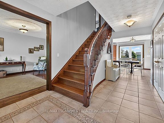 5th image of 2265 Binbrook Rd