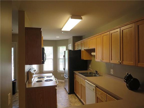 5th image of 2415 E 27th Ter