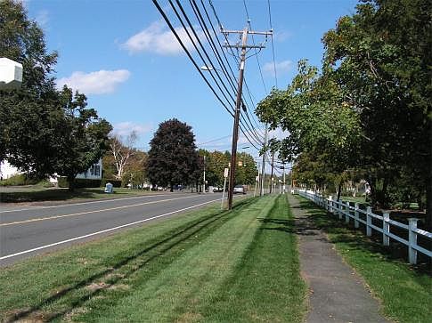 Street view of West Avon Road to north