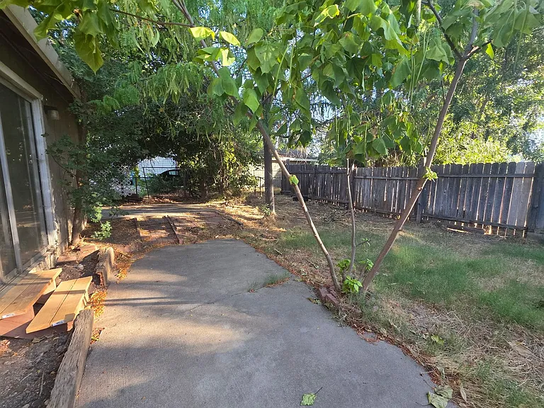 1880 Hayes St — Photo 22