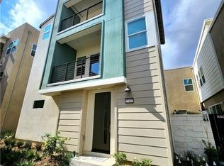 27422 Pioneer Ct, Valencia, CA 91381