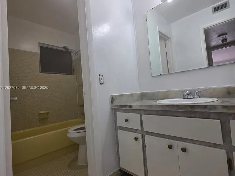 1175 Normandy Dr #3B — Photo 8