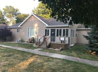 301 S Elm St, Ogden, IL 61859