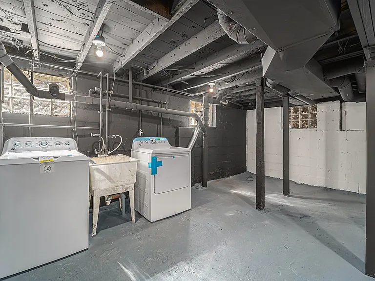 575 E Drayton St — Photo 16