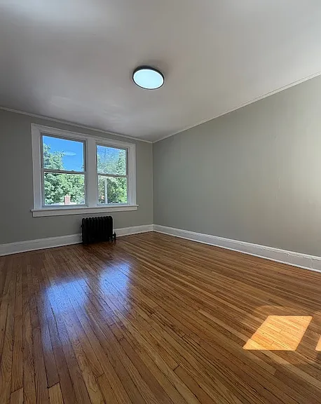 138 E 7th St #7 — Photo 6