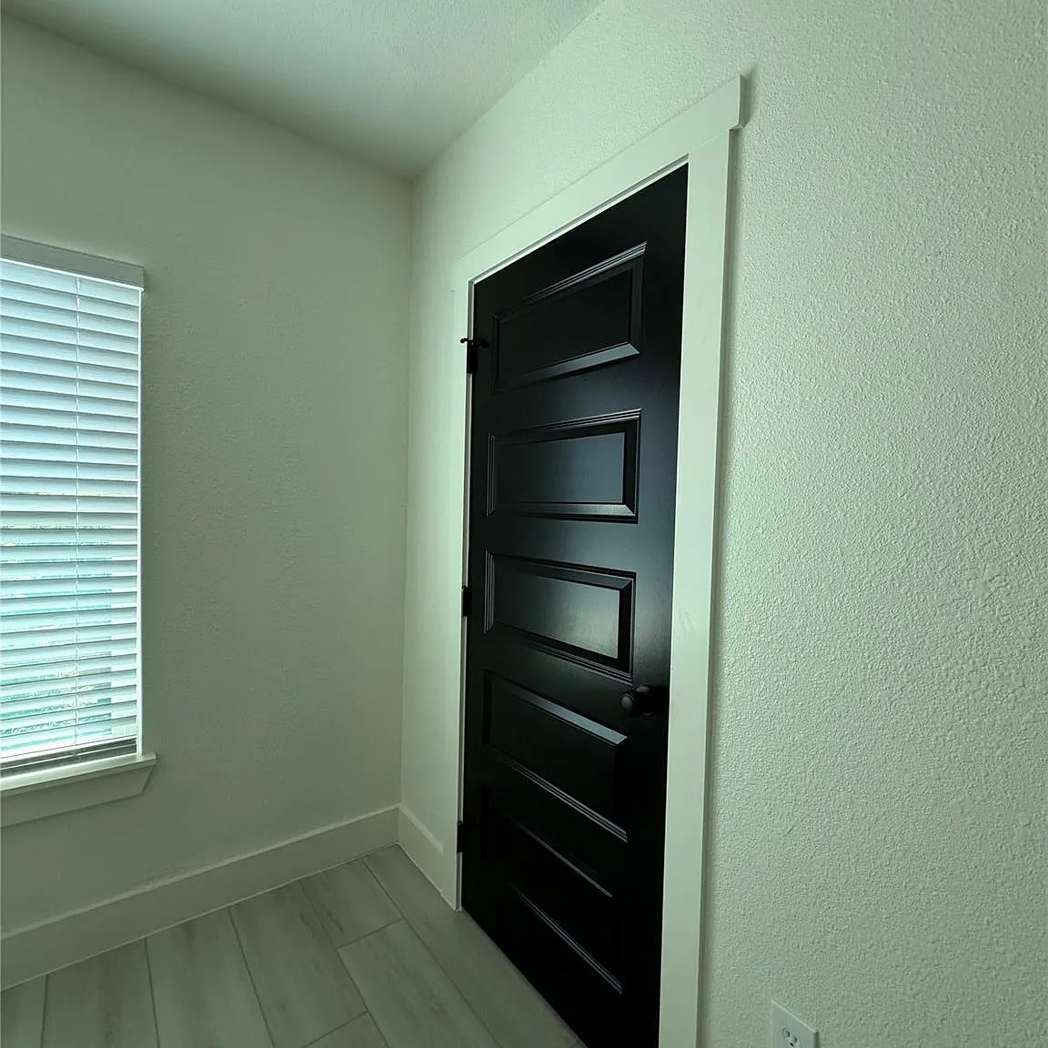2 bed, 1.0 bath, 1088 sqft, $1,600 — Photo 3