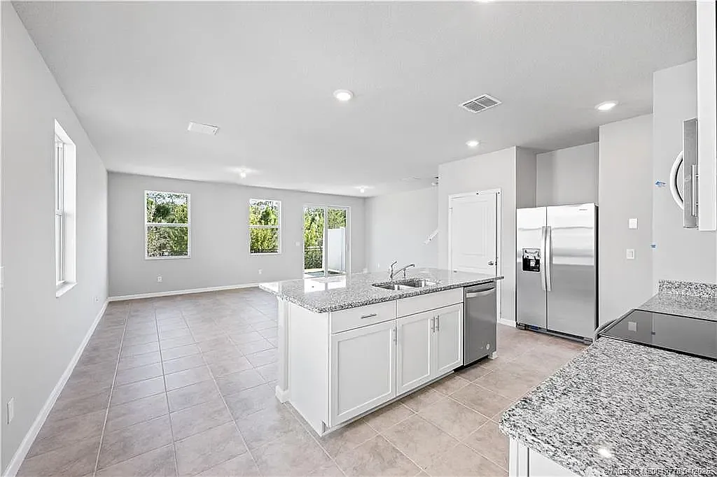 Salisbury Cir, Fort Pierce — Photo 2