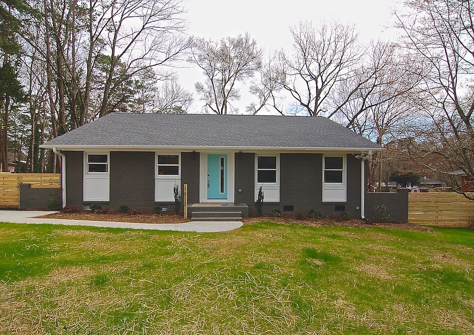 2nd image of 1012 Bobby Ln