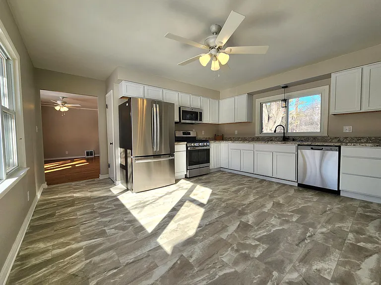4449 S Saginaw Rd — Photo 4