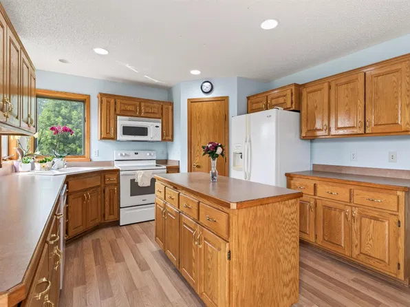 19408 Albany Ct NW, Elk River, MN 55330