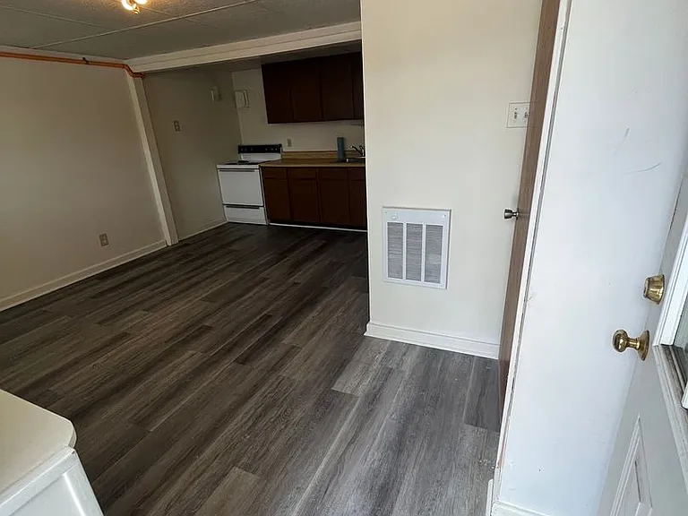 123 N Thomas St — Photo 3