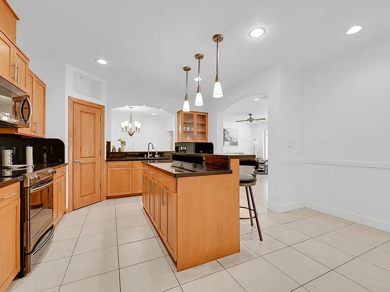 612 E Thornhill Ave — Photo 14
