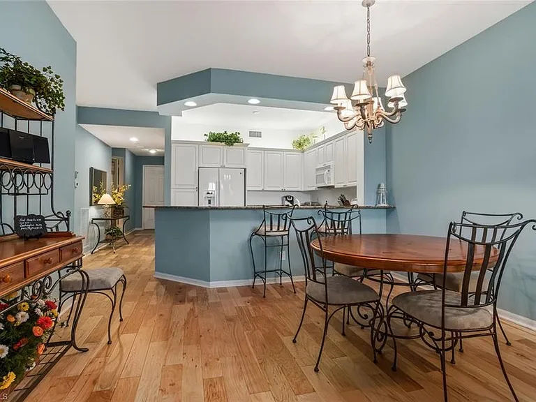 400 Flagship Dr #306 — Photo 3