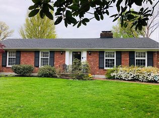 1411 Techny Ln, Graymoor Devondale, KY 40222