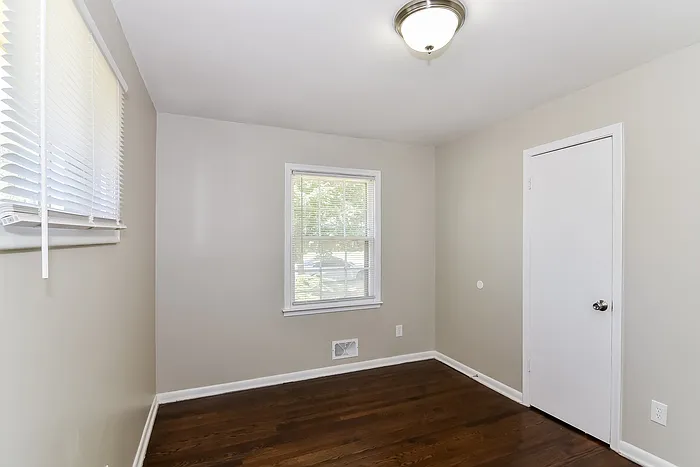 3 bed, 1.5 bath, 1029 sqft, $1,545 — Photo 4