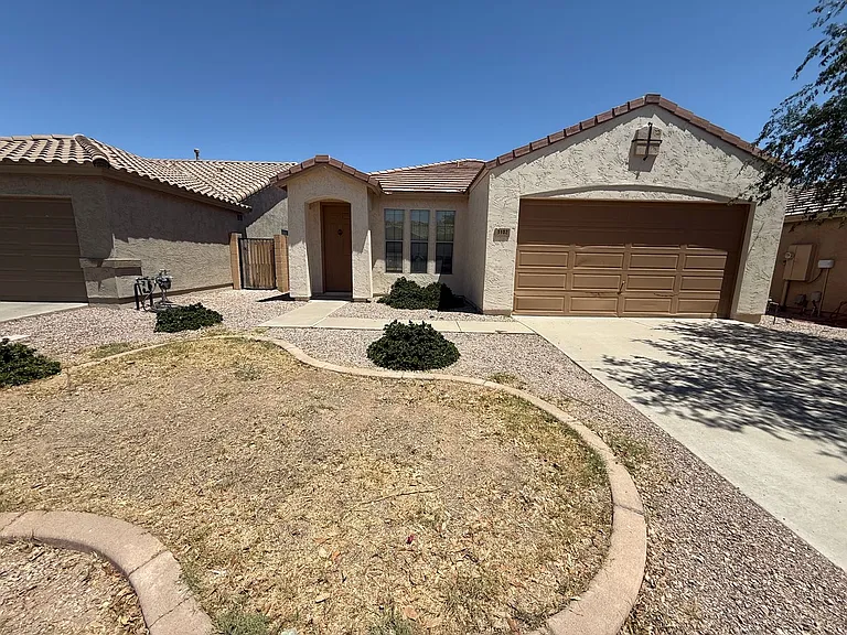 3102 W Belle Ave — Photo 2