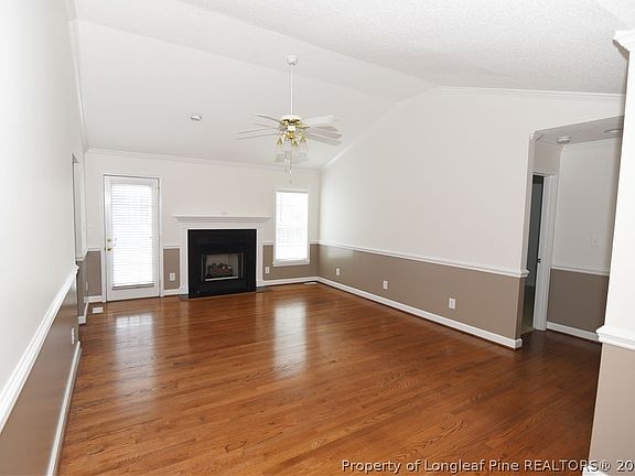 4th image of 205 Village Walk E