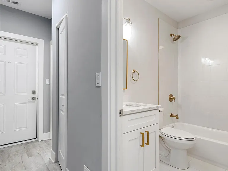 1239 S Fairfield Ave #2 — Photo 13