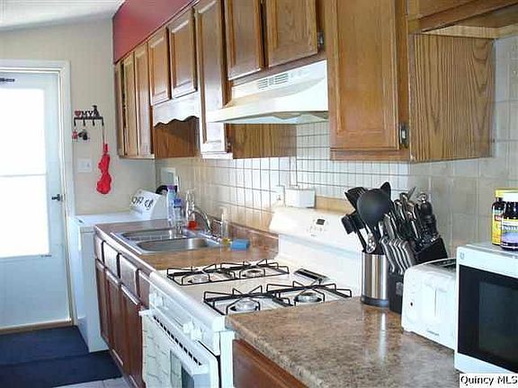 Home for Sale in Quincy, IL $79,900