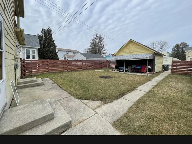 1610 Division Ave — Photo 7