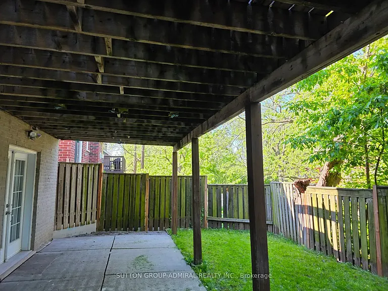 115 Stonebriar Dr #LOWER — Photo 8