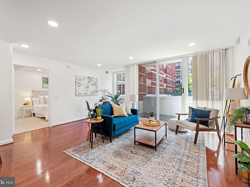 1st image of 880 N Pollard St APT 301