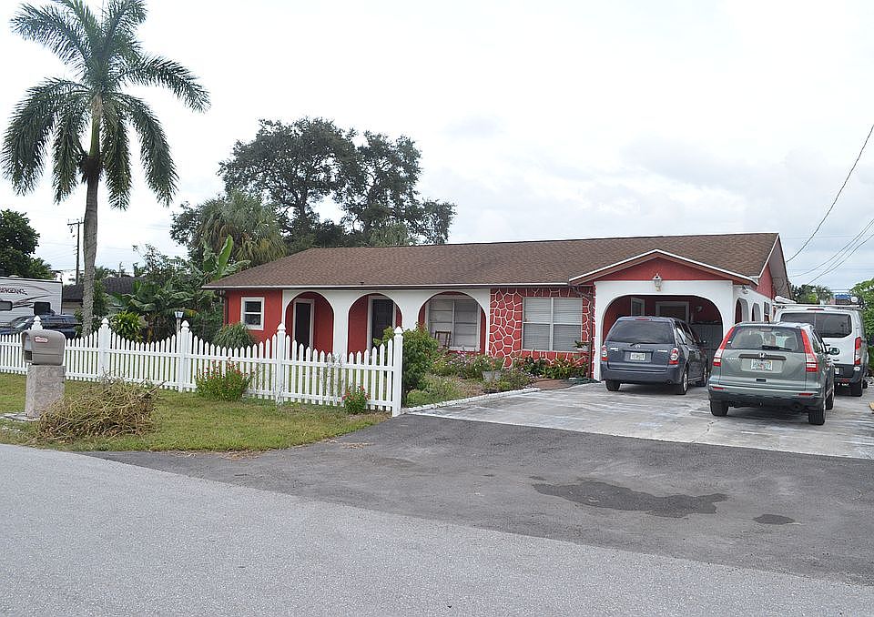 1st image of 2536 Florida St