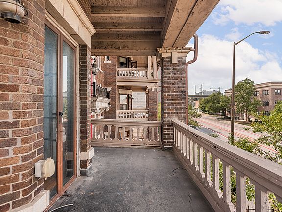3rd image of 2161 N Meridian St APT 4