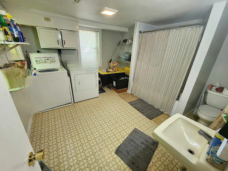 Full Bath with laundry hookups