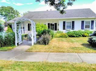 66 Cloverdale St, Rochester, NY 14612