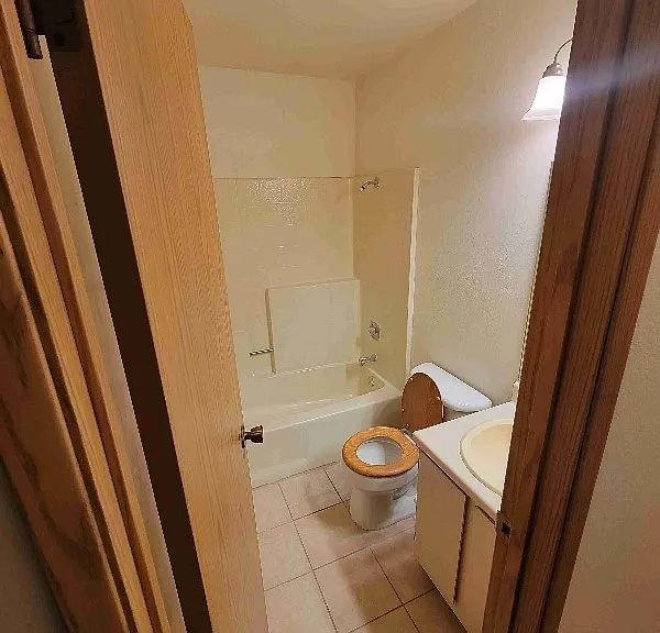 442 Holick Ave — Photo 8