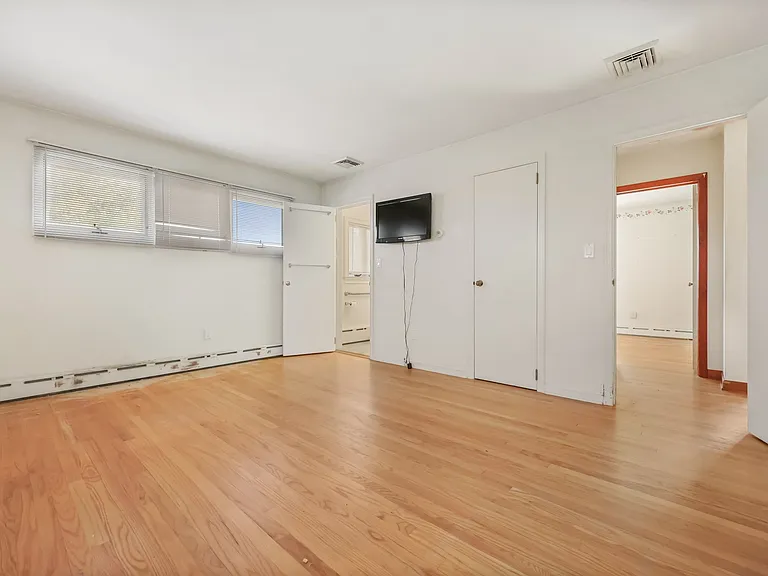 67 Barclay Dr — Photo 14