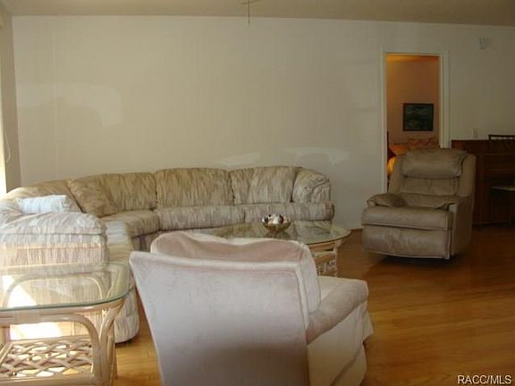 5th image of 7 Spruce Pine Ct N