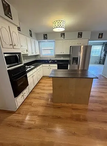 4901 Purdue Dr — Photo 2